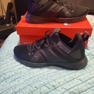 Puma Men's Black and Gray Athletic Shoes
